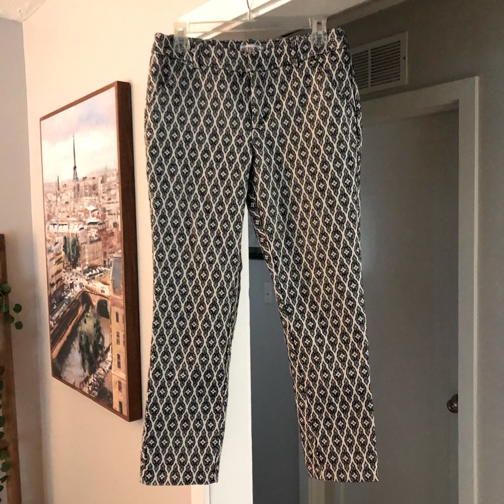 Black & White Patterned Cropped Pants